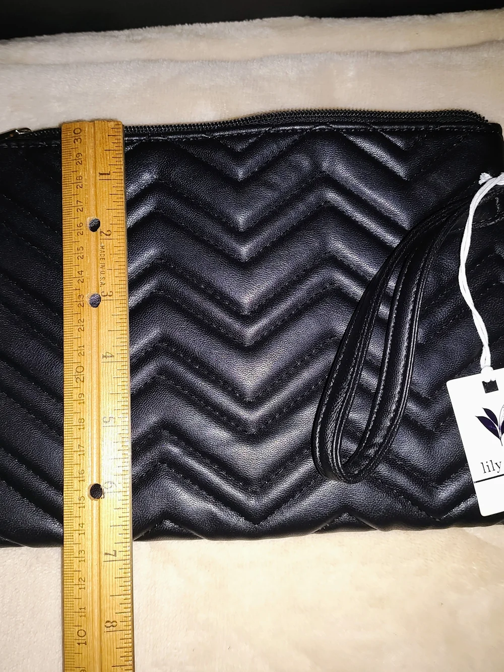 Lily & Ivy Black Quilted Chevron Wristlet Clutch